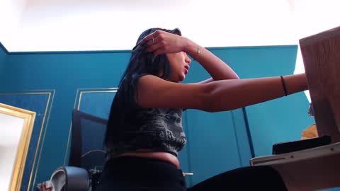 Snapshot of serena_mendez chatting on December 13, 2024, 10:51 am Serena online show from December 13, 2024, 10:51 am