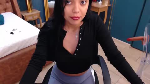 Snapshot of serena_mendez chatting on March 2, 2025, 10:45 am Serena online show from March 2, 2025, 10:45 am