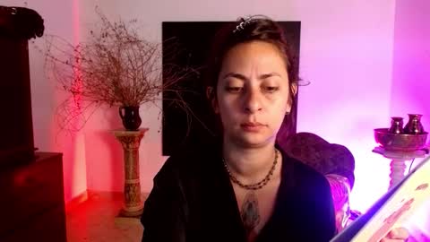 Serena Xyz online show from September 28, 2025, 4:56 pm