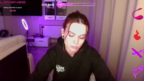 serenamilss online show from September 30, 2025, 4:23 pm