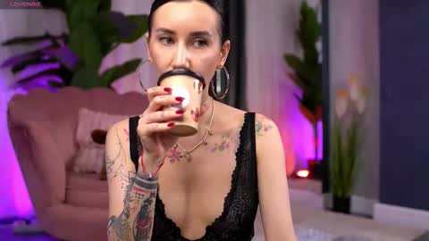 Serena online show from October 31, 2025, 11:11 am