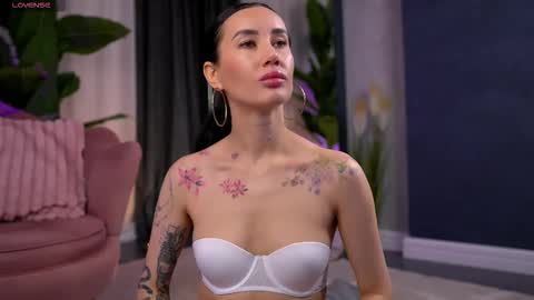 Serena online show from November 6, 2025, 11:00 am