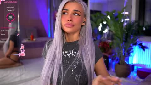 Serene Sophiex online show from December 13, 2024, 9:20 pm