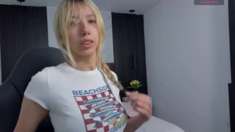 Serene online show from October 9, 2025, 1:20 pm