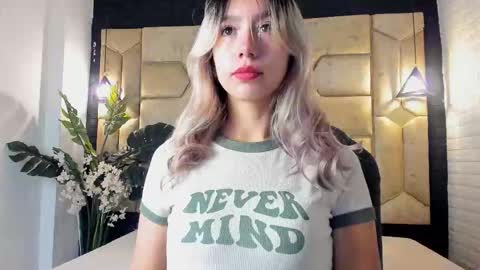 Serene online show from March 5, 2026, 12:45 pm