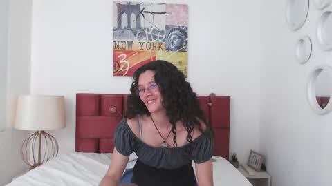 sereneclarks_ online show from January 2, 2025, 6:34 pm