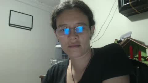 sereneclarks_ online show from January 5, 2025, 12:52 am