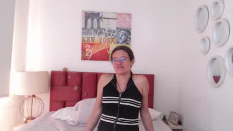 sereneclarks_ online show from January 15, 2025, 2:46 pm