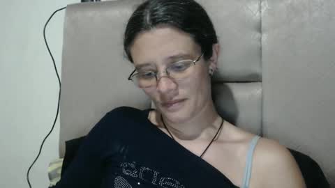 sereneclarks_ online show from January 16, 2025, 12:02 am