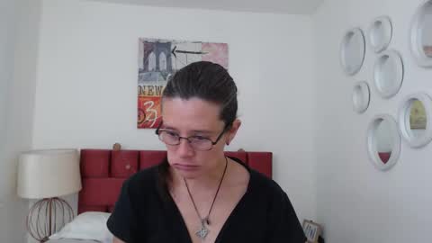 sereneclarks_ online show from January 31, 2025, 12:29 pm