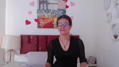 sereneclarks_ online show from March 5, 2025, 3:40 pm