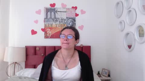 sereneclarks_ online show from March 8, 2025, 3:13 pm