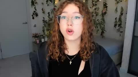 Ophelia online show from September 17, 2025, 10:28 am