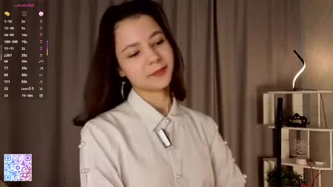 Snapshot of serinazele chatting on July 10, 2026, 6:28 am Melissa online show from July 10, 2026, 6:28 am
