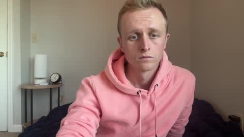 Snapshot of seriously_looking chatting on November 4, 2025, 9:03 pm Pretty Cock98 online show from November 4, 2025, 9:03 pm