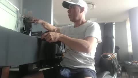 hetero serio discreto online show from January 11, 2025, 6:54 pm