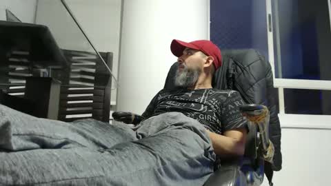 hetero serio discreto online show from October 25, 2025, 10:59 pm