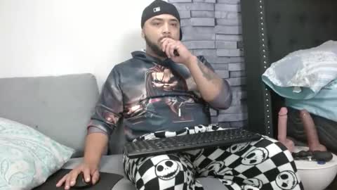 sermedina882454 online show from November 14, 2025, 1:37 am