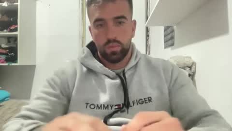 serpent_sexy online show from April 15, 2026, 9:04 pm