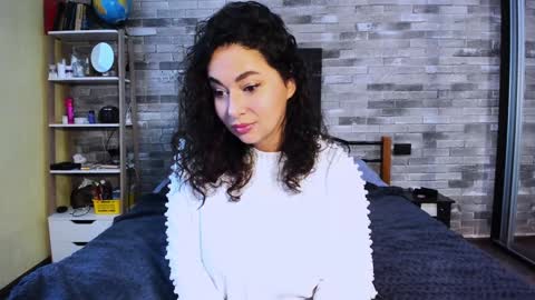 Snapshot of serpenttempter88 chatting on January 5, 2025, 6:24 am VIOLA online show from January 5, 2025, 6:24 am