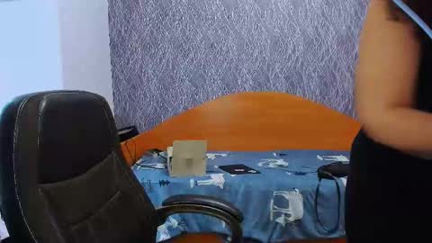 Snapshot of serpenttempter88 chatting on March 3, 2025, 7:32 am VIOLA online show from March 3, 2025, 7:32 am