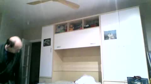 Snapshot of serrano49 chatting on February 11, 2026, 2:05 am serrano49 online show from February 11, 2026, 2:05 am