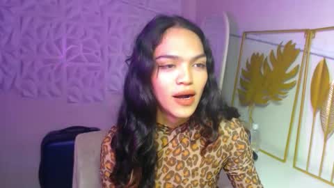 Snapshot of servicedoll18 chatting on November 18, 2025, 6:12 pm Bella online show from November 18, 2025, 6:12 pm