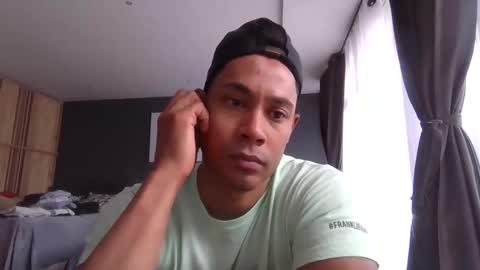 servidorsexual21cm online show from November 14, 2025, 7:01 pm