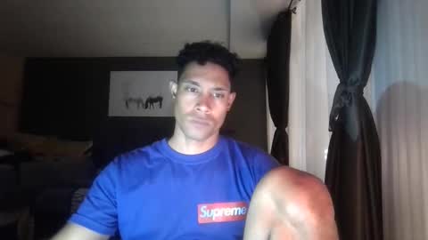 servidorsexual21cm online show from November 18, 2025, 12:27 am