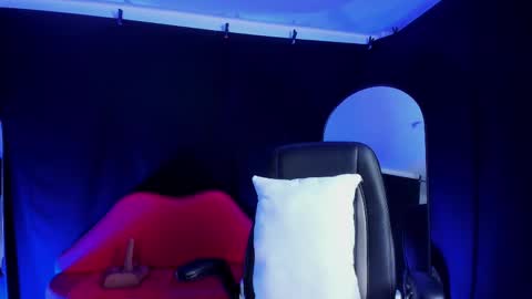 LUCERO online show from October 14, 2025, 3:40 am