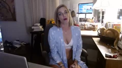 Sexi Chrisly online show from November 22, 2025, 4:44 am