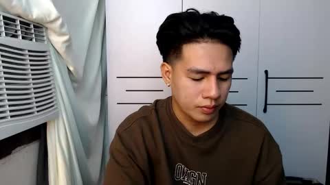 Snapshot of sexloversxxxx chatting on November 4, 2025, 4:44 am HI I AM JAMESPLEASE LET ME DO SOME HOT SHOWS FOR YOU HERE FOR MY  SCHOOL AND FOR MY FAMILY online show from November 4, 2025, 4:44 am