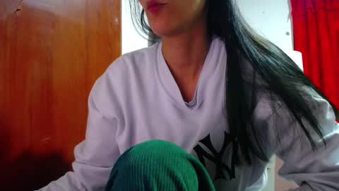 Snapshot of sexmilkdirty chatting on November 4, 2025, 12:43 am sexmilkdirty online show from November 4, 2025, 12:43 am