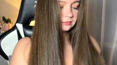 My name is Mia whats yours online show from November 24, 2025, 2:50 pm