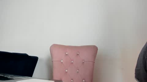 Snapshot of sexual_addiction chatting on October 5, 2025, 10:07 pm SARA online show from October 5, 2025, 10:07 pm