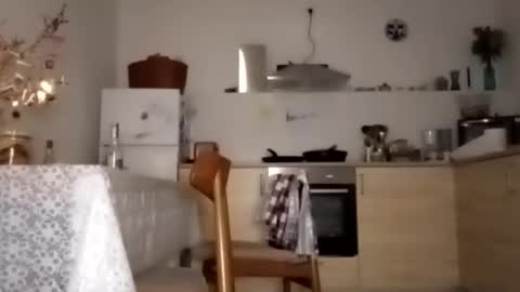 Verona online show from December 17, 2025, 4:07 am