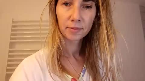 Snapshot of sexualangel chatting on April 4, 2026, 5:06 am Verona online show from April 4, 2026, 5:06 am