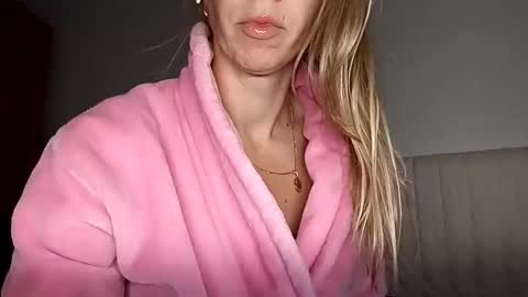 Snapshot of sexualangel chatting on May 3, 2026, 4:29 am Verona online show from May 3, 2026, 4:29 am