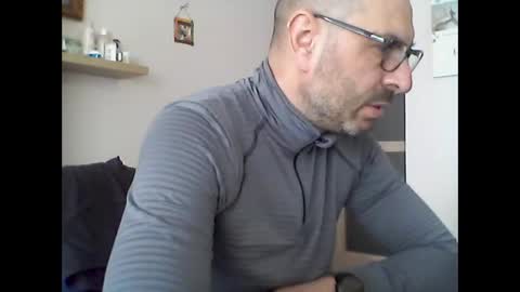 Snapshot of sexualman1900 chatting on February 19, 2025, 9:39 am sexualman1900 online show from February 19, 2025, 9:39 am