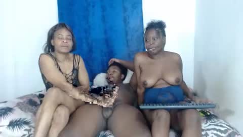 Snapshot of sexxxtreeme_ chatting on January 28, 2025, 11:28 pm sexxxtreeme_ online show from January 28, 2025, 11:28 pm