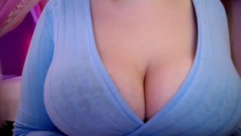 Snapshot of sexxxyprincess chatting on January 23, 2025, 2:23 am Princess online show from January 23, 2025, 2:23 am