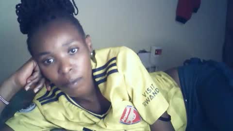 sexxy_curvy23 online show from April 21, 2026, 3:13 am