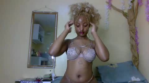 Snapshot of sexxy_daisyy chatting on November 16, 2025, 2:39 am sexxy_daisyy online show from November 16, 2025, 2:39 am
