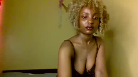 Snapshot of sexxy_daisyy chatting on December 1, 2025, 3:00 am sexxy_daisyy online show from December 1, 2025, 3:00 am