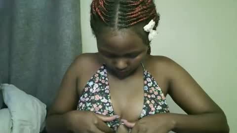 Snapshot of sexxy_lynne chatting on September 17, 2025, 2:08 pm sexxy_lynne online show from September 17, 2025, 2:08 pm