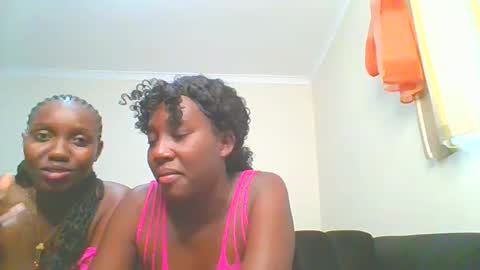 Snapshot of sexxy_thick_ebony chatting on September 28, 2025, 7:14 am Sweet doll online show from September 28, 2025, 7:14 am