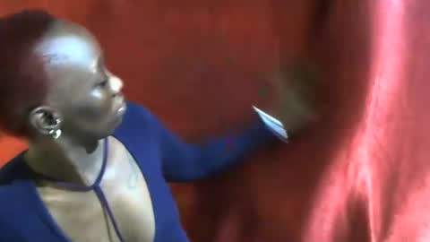 Snapshot of sexxy_veee chatting on September 18, 2025, 3:41 am sexxy_veee online show from September 18, 2025, 3:41 am