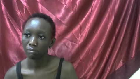 Snapshot of sexxy_veee chatting on October 5, 2025, 3:49 am sexxy_veee online show from October 5, 2025, 3:49 am