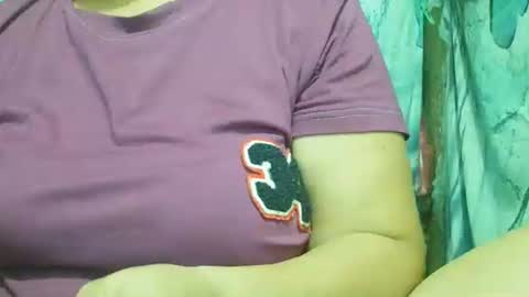 Snapshot of sexxyicee69 chatting on February 19, 2025, 10:56 am misslovely j online show from February 19, 2025, 10:56 am