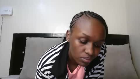 Snapshot of sexxymaya25 chatting on October 12, 2025, 5:12 pm maya online show from October 12, 2025, 5:12 pm